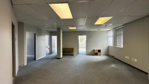 WhatsApp Image 2025-10-20 at 14.10.14 (3).